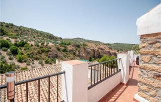Awesome Apartment In Monterio With Wifi - Montefrío - 3