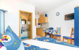 Cozy Studio In Crikvenica - 8
