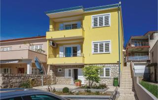 Stunning Apartment In Crikvenica - Crikvenica - 8