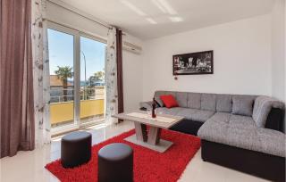 Stunning Apartment In Crikvenica - Crikvenica - 4