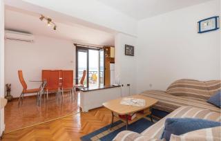 Stunning Apartment In Novi Vinodolski - Novi Vinodolski - 9