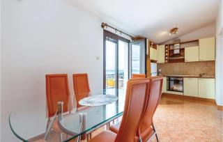 Stunning Apartment In Novi Vinodolski - Novi Vinodolski - 8