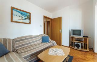 Stunning Apartment In Novi Vinodolski - Novi Vinodolski - 3