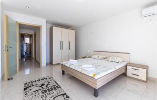 Gorgeous Apartment In Povile With Wifi - 5