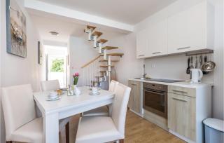 6 Bedroom Gorgeous Home In Pag - 9
