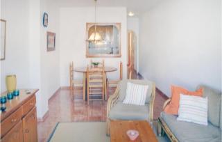 2 Bedroom Cozy Apartment In Torrevieja - 4