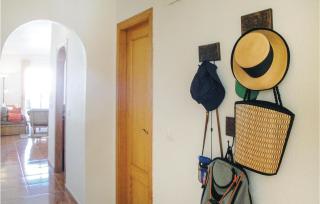 2 Bedroom Cozy Apartment In Torrevieja - 5