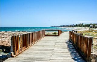 2 Bedroom Awesome Apartment In Cabanes - 4