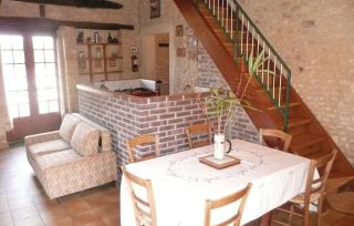 Gorgeous Home In Val-De-Louvre-Et-Caude - Saint-Alvère - 3