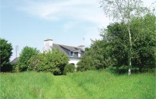 Cozy Home In Plourivo With Kitchen - 1