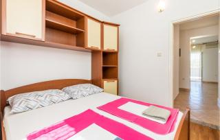 2 Bedroom Nice Apartment In Potocnica - 2