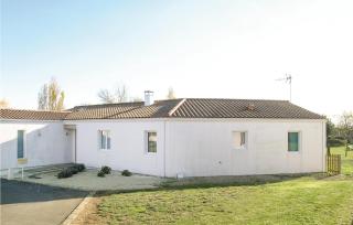 Three-Bedroom Holiday Home In St, Michel En Lherm - Saint-Michel-en-lʼHerm - 1