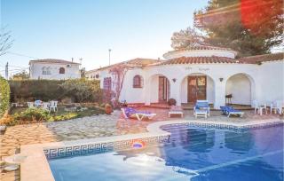 3 Bedroom Gorgeous Home In Miami Platja - 8