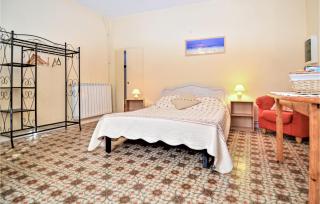 Gorgeous Home In Saint Victor La Coste - Saint-Victor-la-Coste - 6