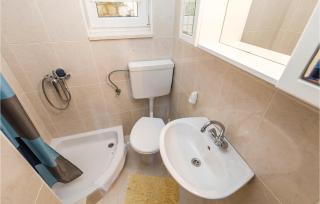 Stunning Apartment In Supetarska Draga - 7