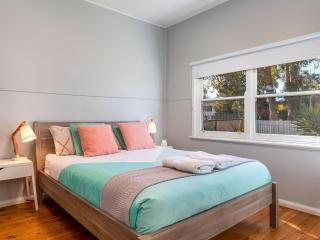 Sirocco Cottage - pet-friendly Huskisson home - 2