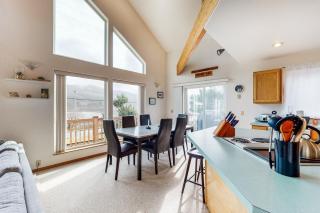 Misty Mountain House - Rockaway Beach - 0