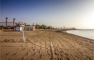 Beautiful Apartment In Los Narejos - Los Narejos - 2