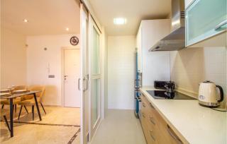 Beautiful Apartment In Los Narejos - 3