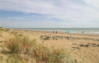 Three-Bedroom Holiday Home In La Tranche Sur Mer - La Tranche-sur-Mer - 8
