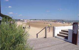 Three-Bedroom Holiday Home In La Tranche Sur Mer - La Tranche-sur-Mer - 4