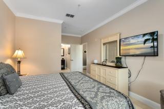Spacious 3 bed, 2 bath Condo in Gated Community condo - Kissimmee - 2
