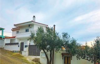 3 Bedroom Lovely Home In Chalkida - Calcide - 8