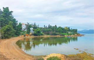 3 Bedroom Lovely Home In Chalkida - Calcide - 4
