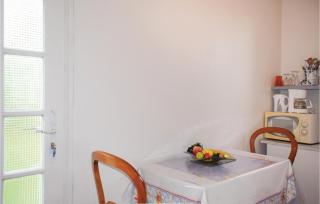 1 Bedroom Awesome Home In Penvénan - 4