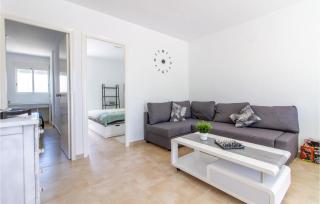 Stunning Apartment In Torrevieja - Torrevieja - 9