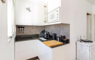 Stunning Apartment In Torrevieja - Torrevieja - 6