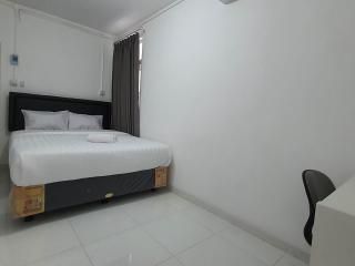 RedDoorz Syariah at Jalan Godean - Ngabean - 1