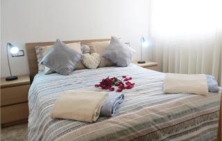 Beautiful Apartment In Torrevieja - Torrevieja - 3