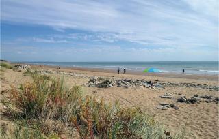 Three-Bedroom Holiday Home In La Tranche Sur Mer - La Tranche-sur-Mer - 8