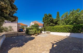 1 Bedroom Nice Apartment In Mandre - Mandre - 2