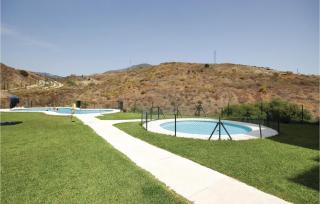 Nice Apartment In Fuengirola-Carvajal - Santa Fe de los Boliches - 4
