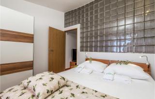 Amazing Apartment In Mandre With Wifi - 5