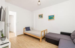 1 Bedroom Lovely Apartment In Vlasici - Vlašići - 5
