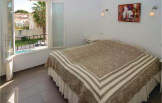 Cozy Home In Aigues-Mortes With Kitchen - Aigues-Mortes - 6