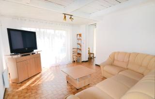 3 Bedroom Stunning Home In Théziers - Théziers - 9