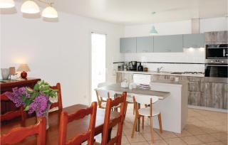 4 Bedroom Gorgeous Home In Saint Roman - Saint-Roman - 7