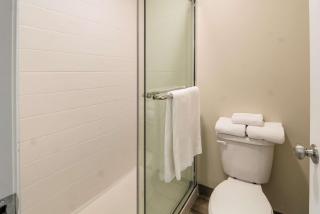 Quality Inn & Suites Dallas-Cityplace - 6