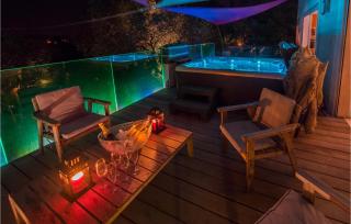 Amazing Home In Balaruc-Les-Bains - Balaruc-les-Bains - 8