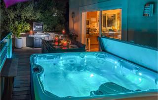 Amazing Home In Balaruc-Les-Bains - Balaruc-les-Bains - 6