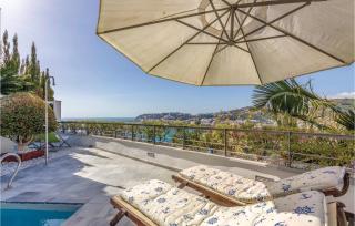 Amazing Home In Almuñecar - 2