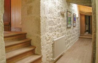 Gorgeous Home In Beauville - 6