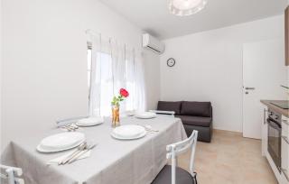 Amazing Apartment In Vlasici - Vlašići - 7