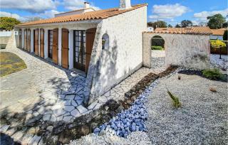 Beautiful Home In Longeville-Sur-Mer - Longeville-sur-Mer - 1