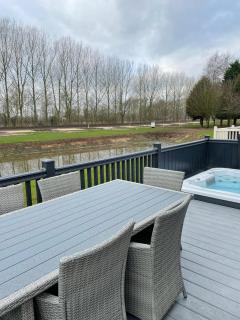 Black Moorhen Lodge with Hot Tub - 7