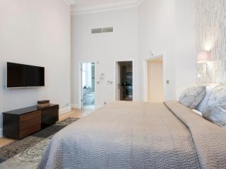 17 Hertford Street - London - 3